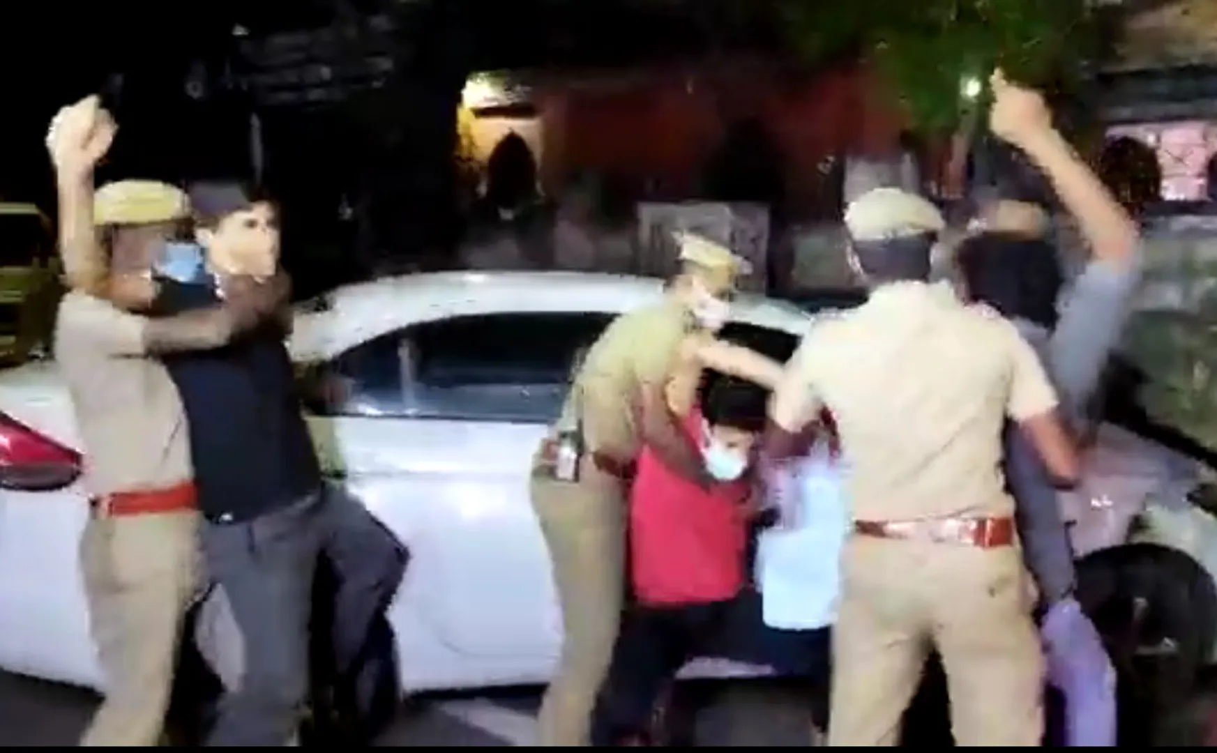 Campus Front of India besieges Governor's House!